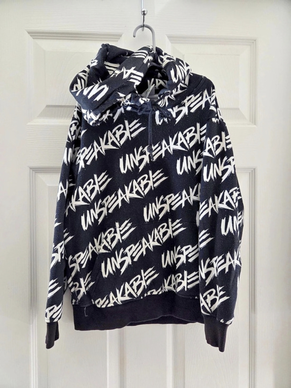 UNSPEAKABLE Graffiti All-Over Print Pullover Hoodie Black & White L Kids